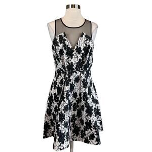 BCBGeneration Floral Print Fit and Flare Cocktail Dress Black and White Size 6